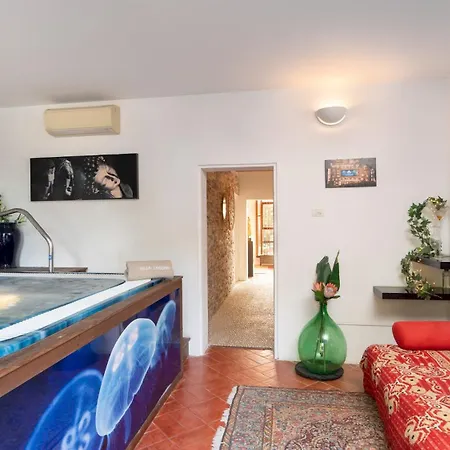 Laguna 10, Emma Faenza