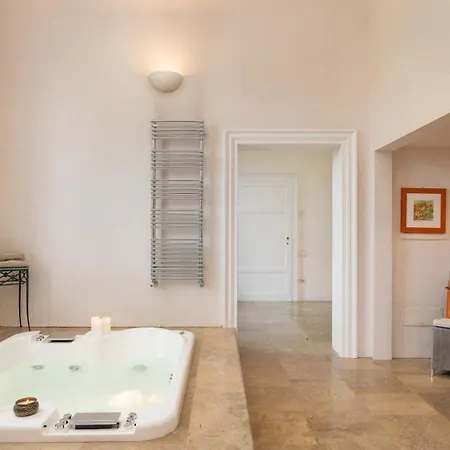 Villa Laguna 10, Emma *