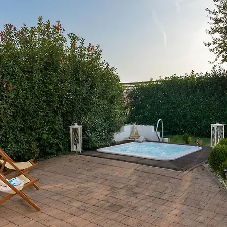 Villa Laguna 10, Emma Faenza