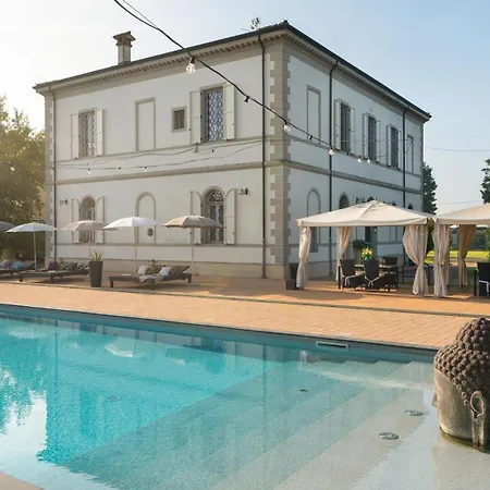 فيلة Laguna 10, Emma