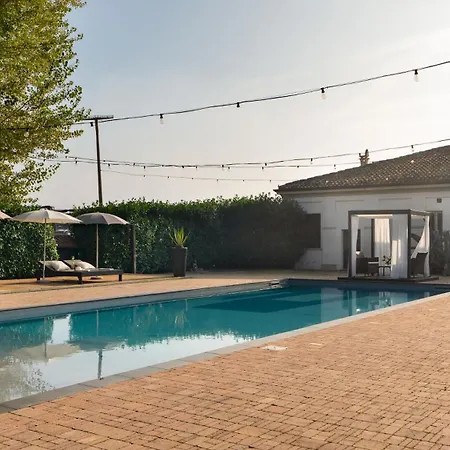 Laguna 10, Emma Villa *