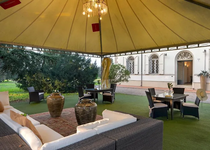 Laguna 10, Emma Villa