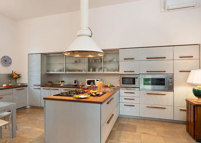 Laguna 10, Emma Villa Faenza