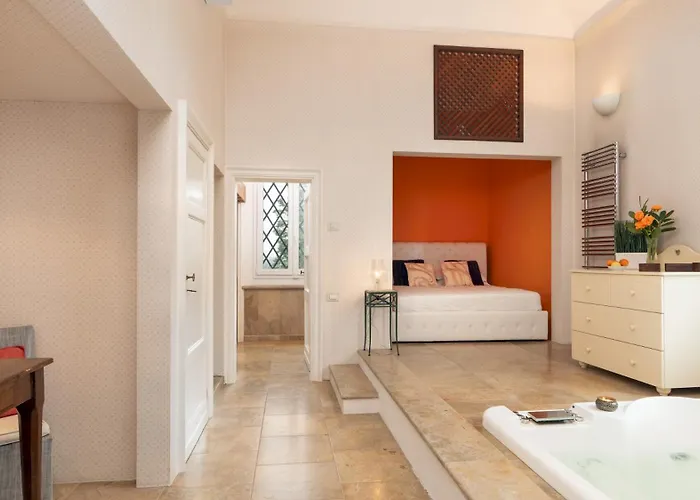 Laguna 10, Emma Villa