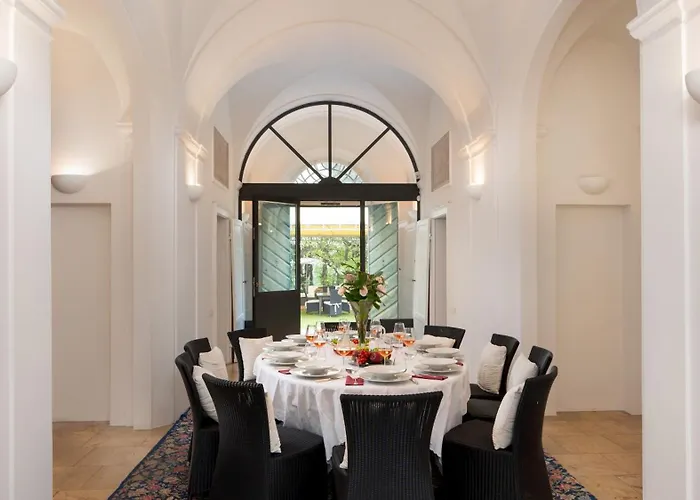 Villa Laguna 10, Emma Faenza